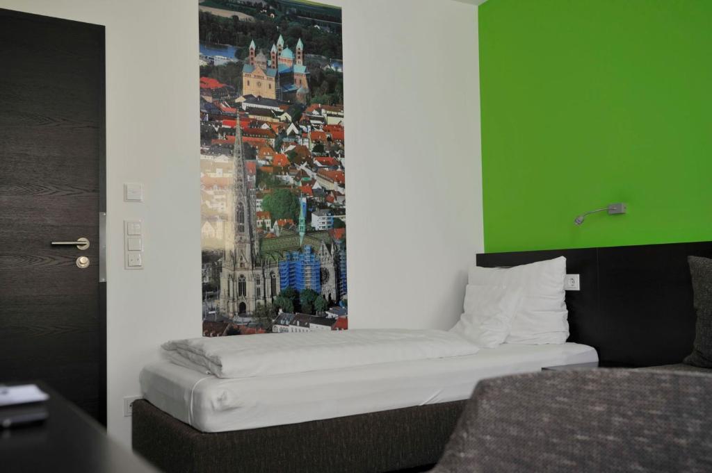 Cafe Elisabeth Hotel Mutterstadt Room photo
